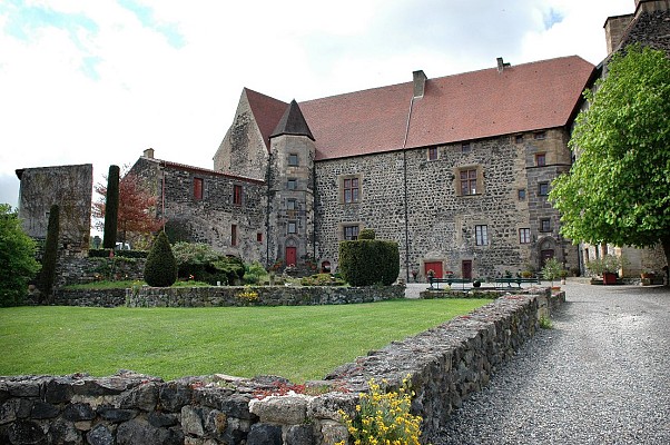 Château Royal de Saint-Saturnin