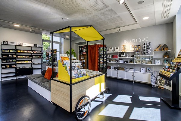 Flyers et Boutique