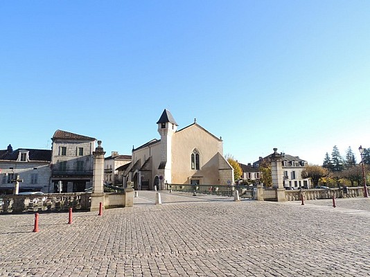 Bureau d'accueil OT PÉRIGORD Dronne Belle à Brantôme