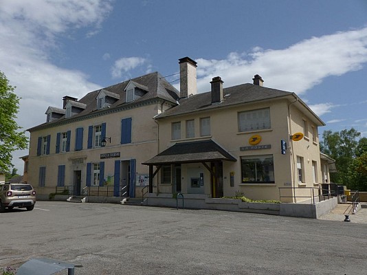 Morlaàs syndicat du Tourisme façade avec rampe d'accès sur le côté