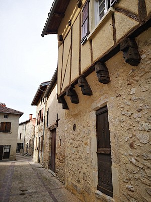 Saint-Santin, le village double