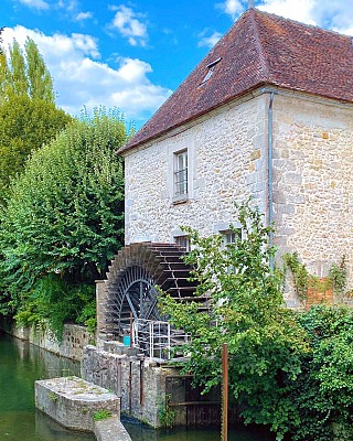 Couvent des Récollets et sa roue à aubes