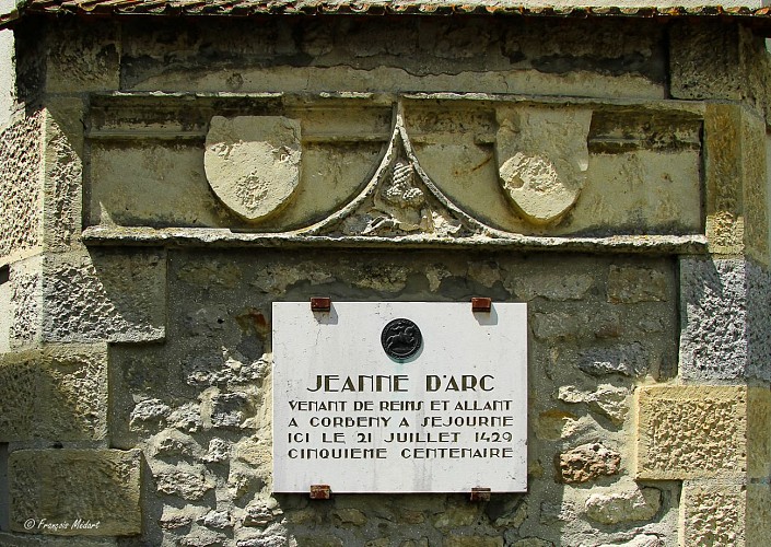 01-Stele-Jeanne-d-Arc.jpg