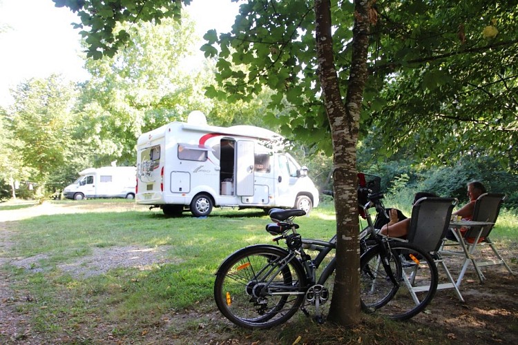 Aire de camping car - ferme Coumet