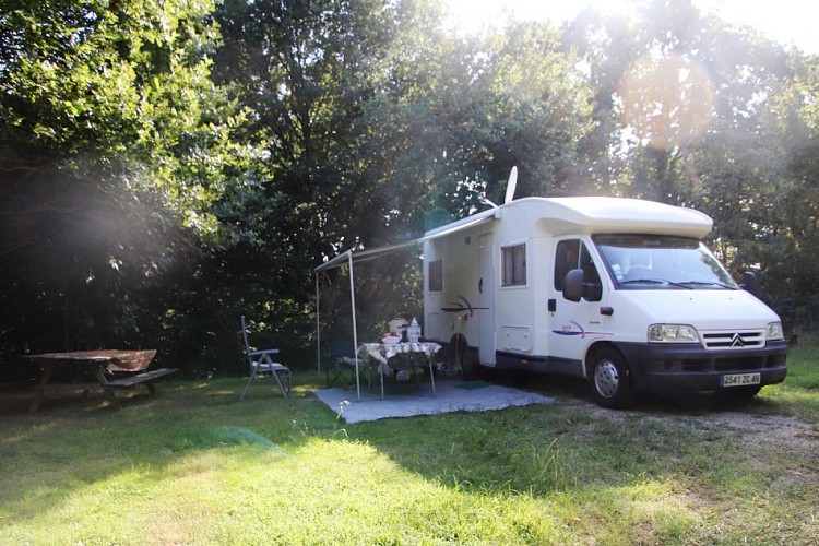 Aire de camping-car Coumet (1)