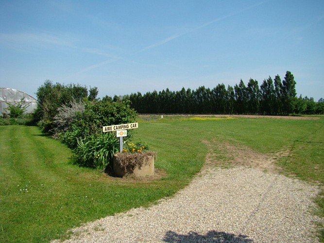 AIRE CAMPING CAR FERME TUILERIES 2