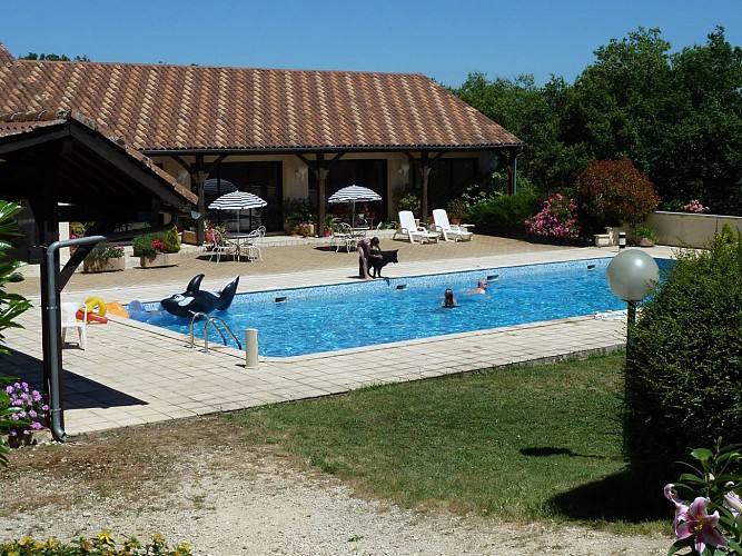 Hôtel_Domaine des Garennes_piscine2