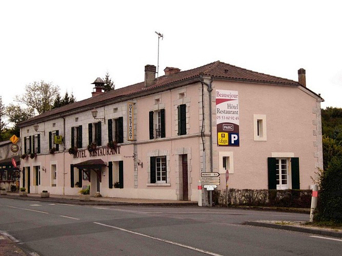 Hôtel Restaurant Beauséjour façade