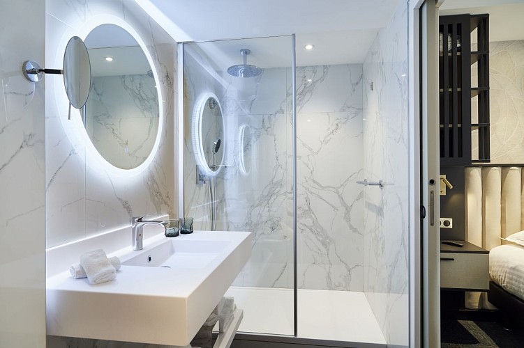 Salle de Bains Chambre Standard@DesVignesetDesAnges