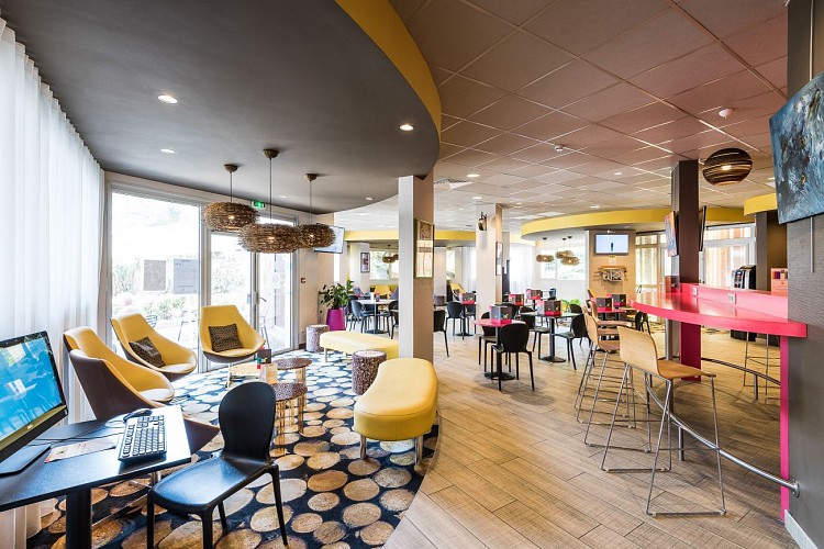 033-®JPEG STUDIOS-salle PDJ et bar