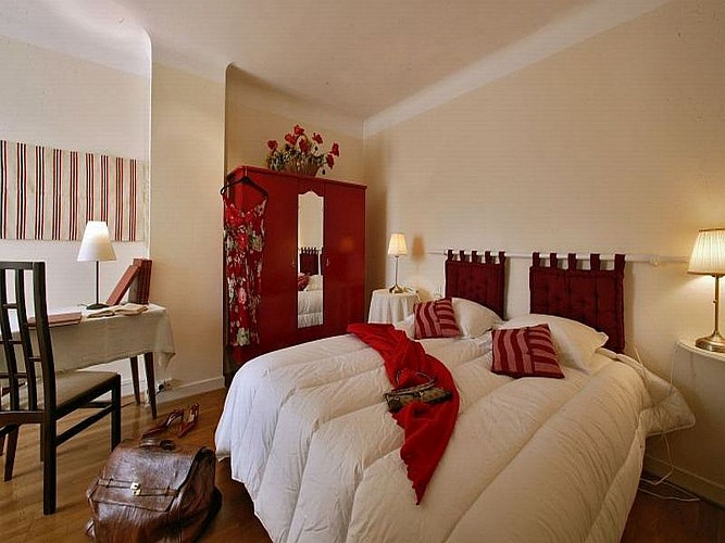 Hôtel Mendi Alde - chambre rouge - Ossès