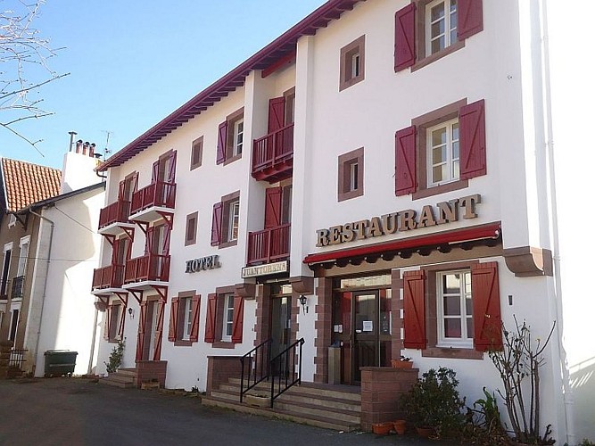 Hôtel restaurant  Juantorena - façade - Saint Etienne de Baïgorry