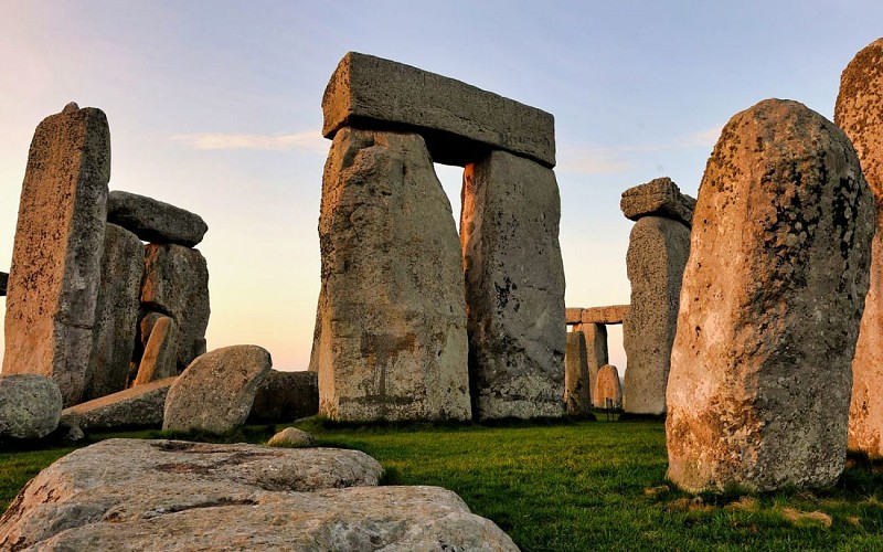 Stonehenge Half Day Tour from London with Audio Guide