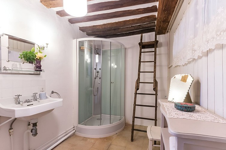 La salle d'eau Gîte Aux couleurs du temps