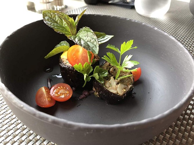 DEGUSTATION-DE-L-ILE-COURSEULLES-SUR-MER-RESTAURANT-PLAT-CREDIT-MATHILDE-LELANDAIS