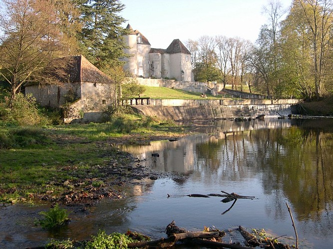 Le château de la Rivière (propriété privée) 