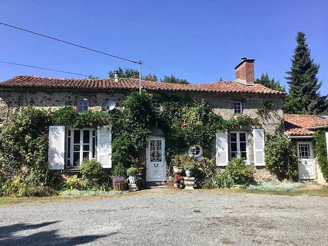 moutiers-sous-chantemerle-chambres-dhotes-la-finesse-facade1