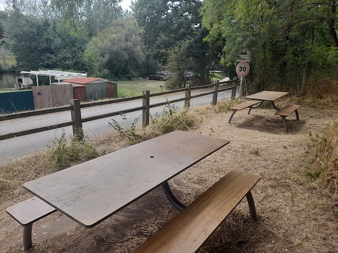 aire de pique nique sainte radegonde rue de pommiers