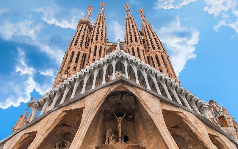 Sagrada Familia Fast-Track Guided Tour