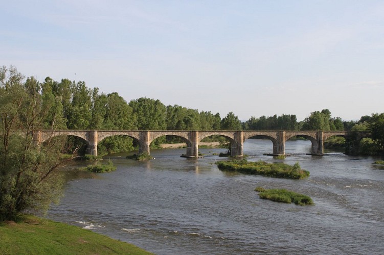Vue sur le fleuve Loire, du viaduc