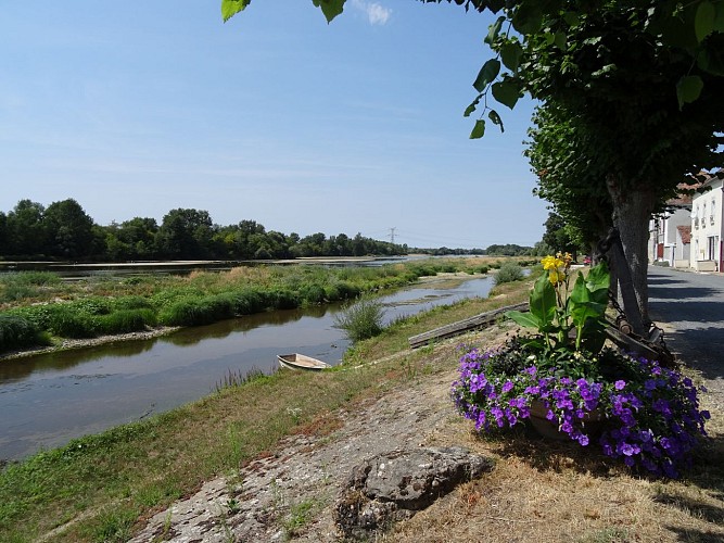 Divers NeuvysurLoire, les quais Neuvysurloire