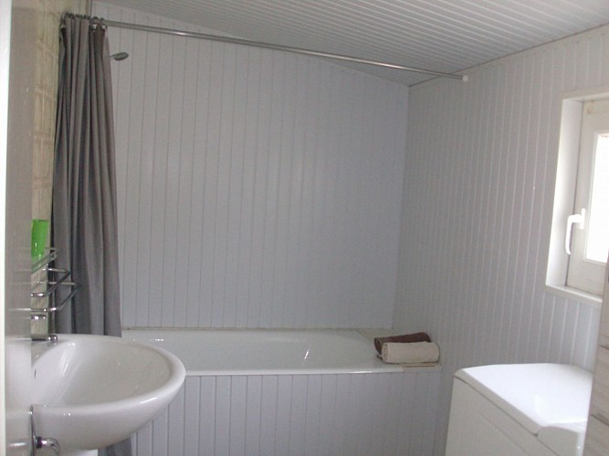 bressuire-noirterre-gite-la-taconniere-salle-de-bain