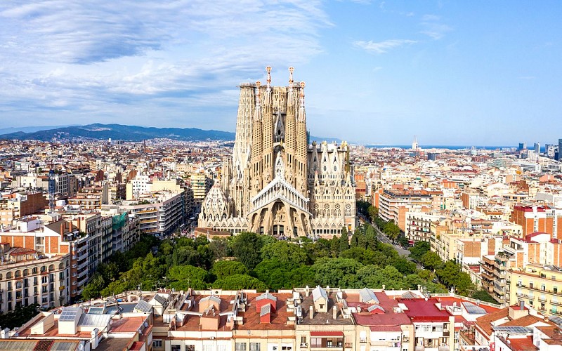 Fast Track Tickets to Sagrada Familia with Audio Guide