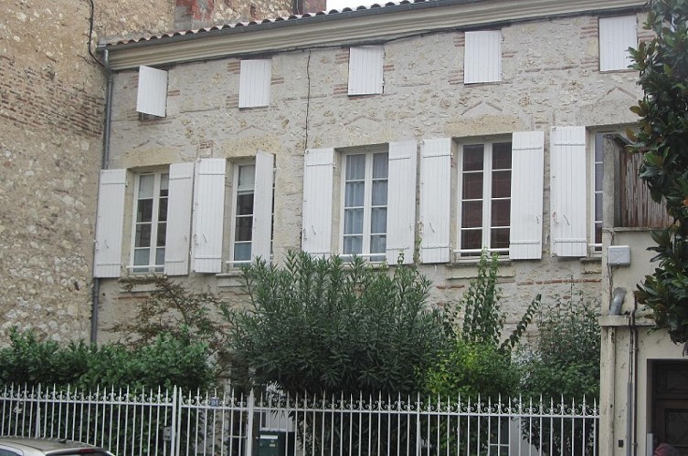 agen-en-toute-liberte-facade-destination-agen