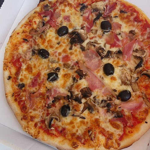 puysserampion-la-pizzaiola-des-campagnes-pizza