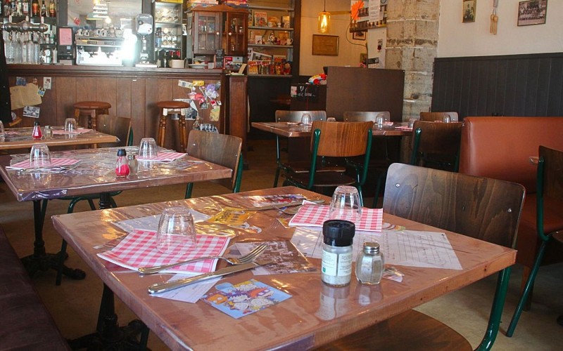 Salle Intérieur 2 - A la Cantine