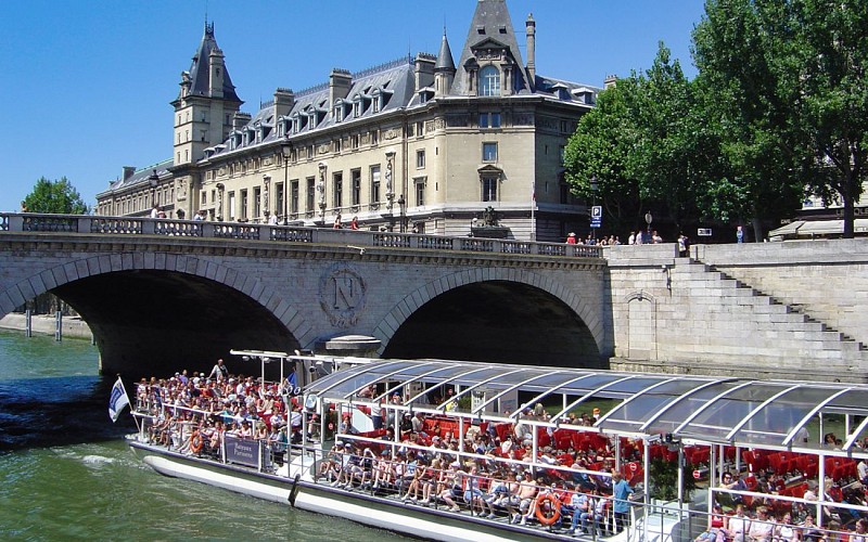 Paris by Night: Moulin Rouge Show & Seine River Cruise with Hotel Transfers