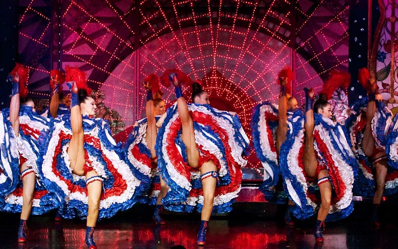 Paris by Night: Moulin Rouge Show & Seine River Cruise with Hotel Transfers