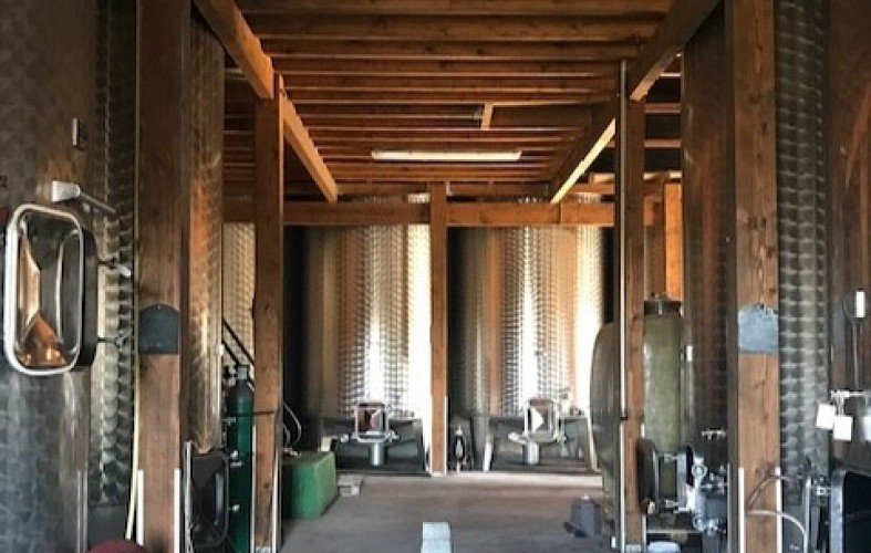 Chateau-Moulin-de-la-Marzelle-800x600-chais