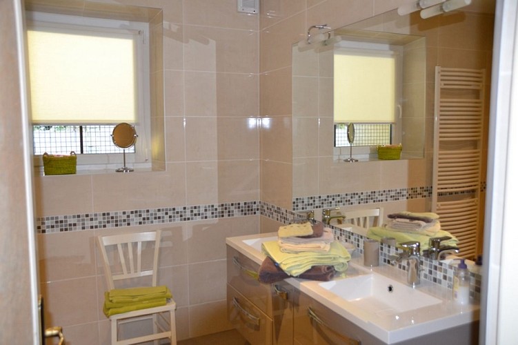 Beaugas-CH-Les-trois-moulins---M-et-Mme-Blondel--1---800x600-