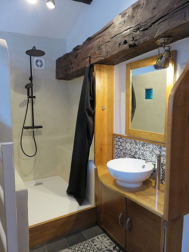 clesse-chambre-dhotes-aux-deux-chevres-salle-de-bain