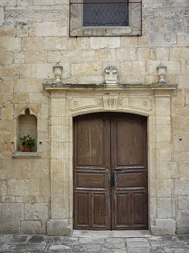 Le portail occidental de l'église