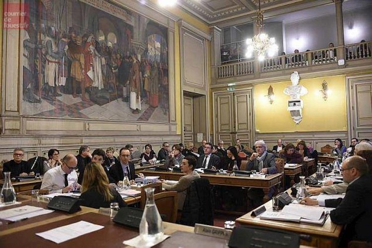 FRESQUE-HISTORIQUE--Courrier-de-l-Ouest--Marie-Delage-