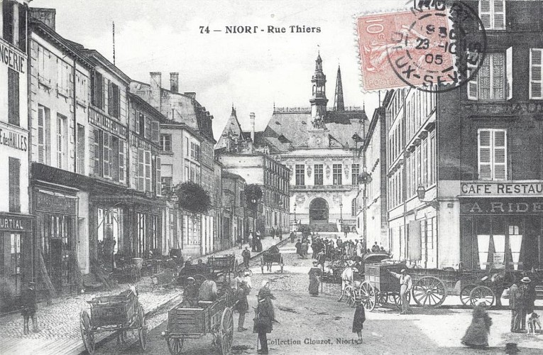 HOTEL-DE-VILLE-AU-DEBUT-DU-XXEME-SIECLE--carte-postale-ancienne--collection-Clouzot-
