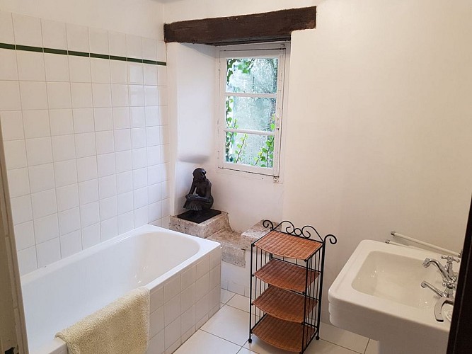 Lalandusse-Moulin-du-Grand-Auque----cote-moulin--salle-de-bain-