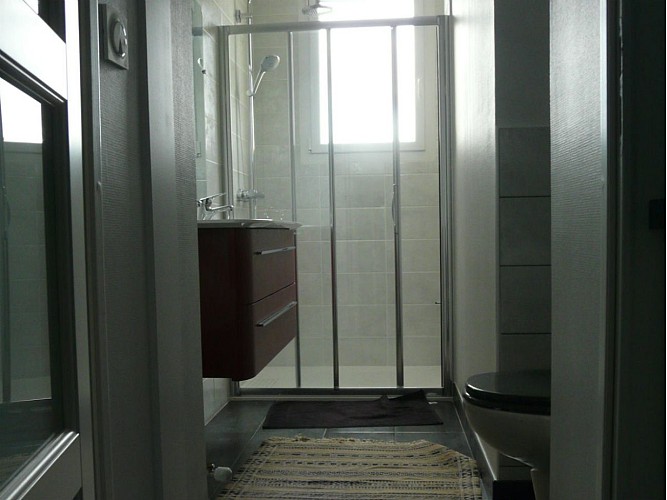 hurel-anne-relais-saint-gilles-salle-d-eau-1