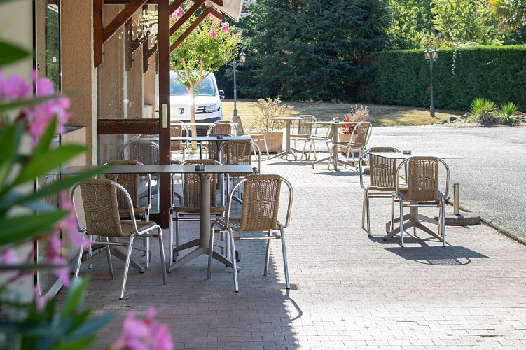 exterieur-brit-hotel-agen_1