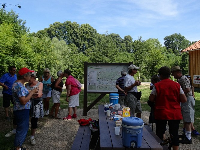 aire-de-pique-nique-ecluse-de-mauriac-neuvic--6-