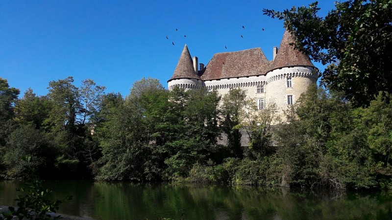 aire-de-pique-nique-ecluse-de-mauriac-neuvic--2-