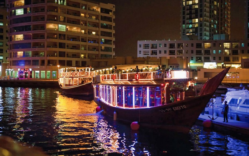 Dhow Cruise Dinner in Dubai Marina with Live Entertainment