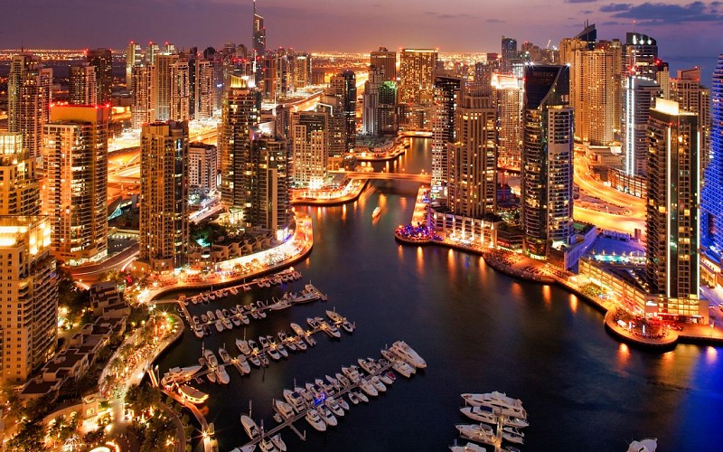Dhow Cruise Dinner in Dubai Marina with Live Entertainment