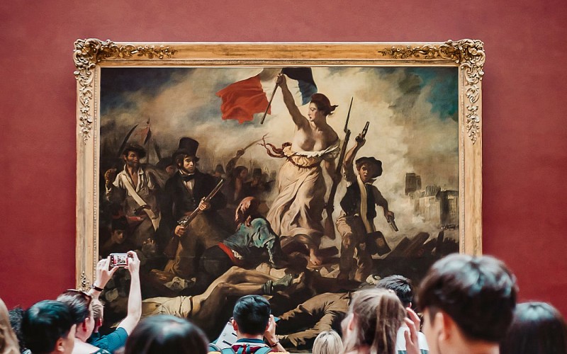 Louvre Museum: Skip-the-Line with Digital Audio Guide & River Cruise