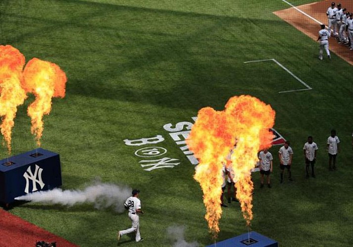 MLB (Baseball) - Ticket to see a Yankees Game at Yankee Stadium - New York