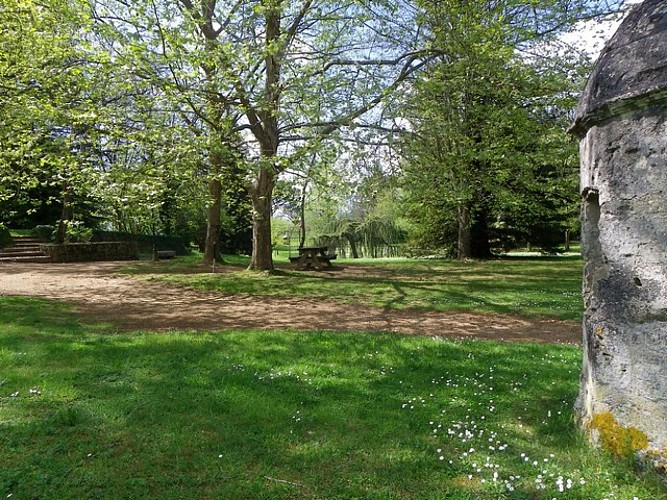 aire-pique-nique-parc-voulgre-mussidan-vue-ensemble-tourisme-vallee-isle-2025