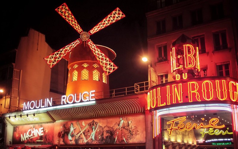 Moulin Rouge Show and Champagne with Transfers