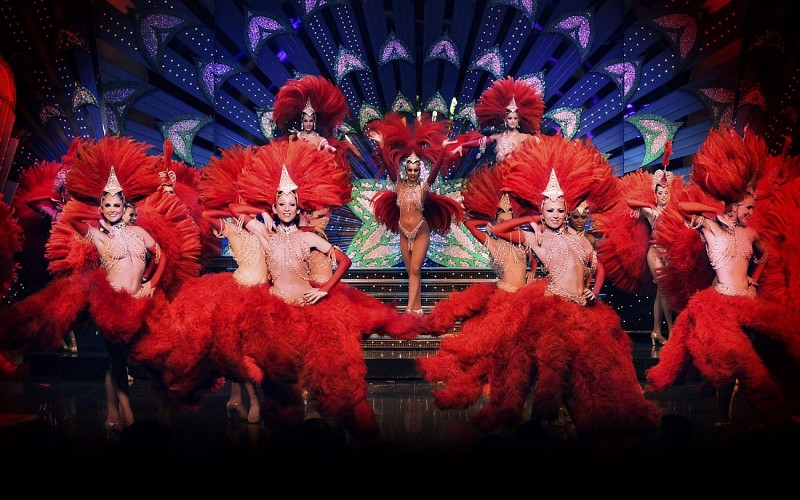 Moulin Rouge Show and Champagne with Transfers